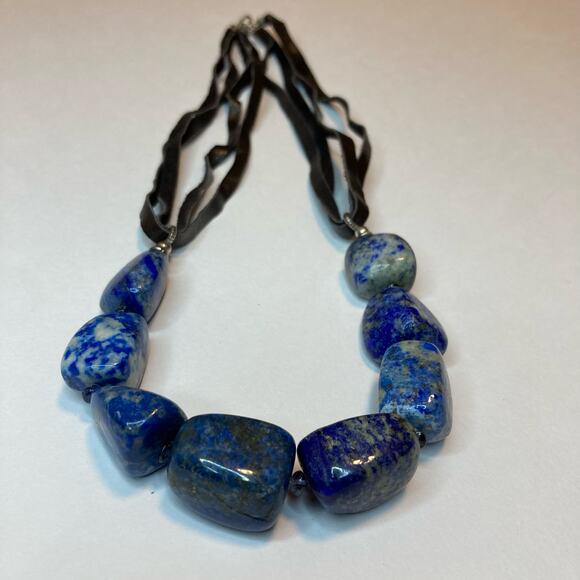 Sodalite necklace chunky crystals, leather, sterling silver clasp - Picture 5 of 10